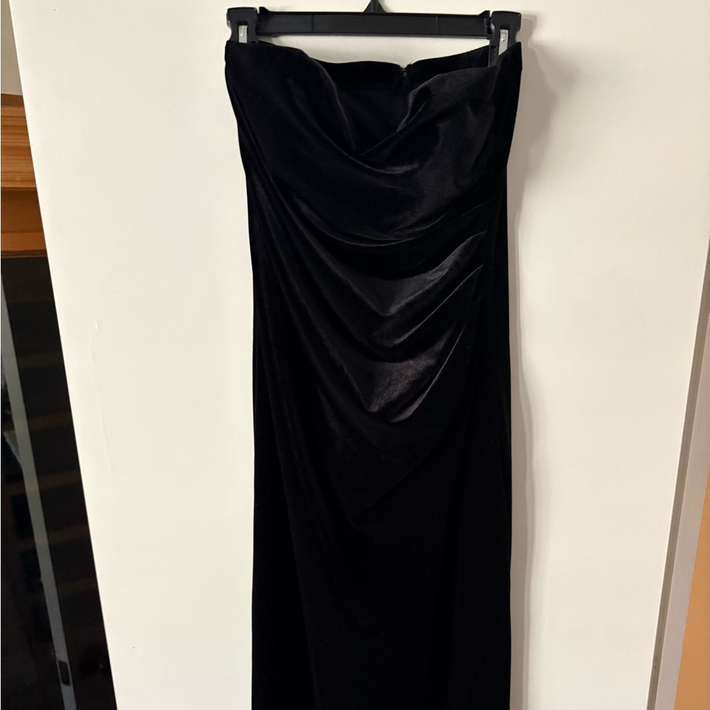Elegant Black Strapless velvet Dress